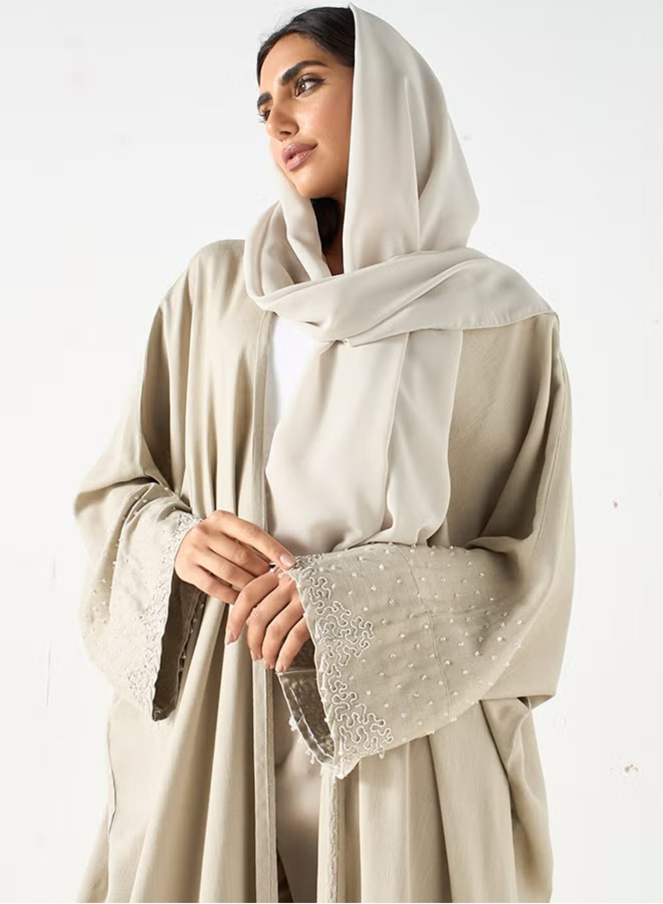 Pearl-Embellished Bisht Abaya - HM